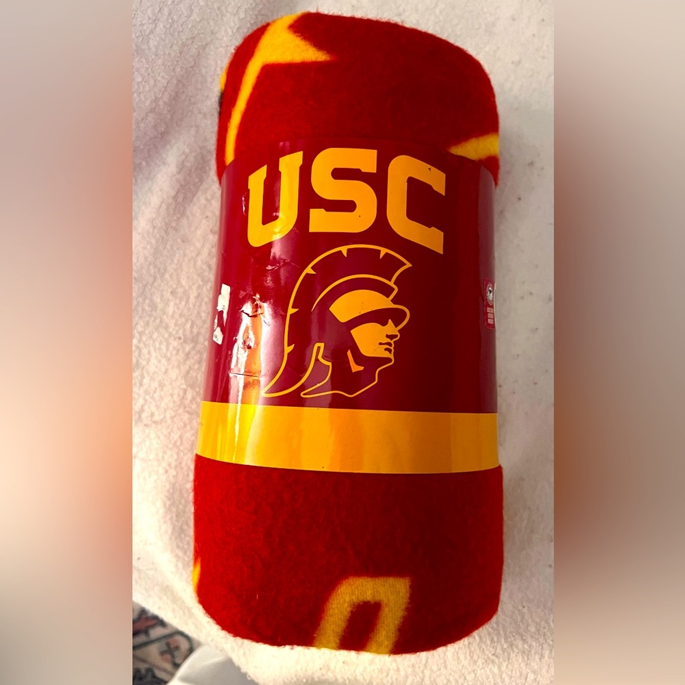 Authentic USC TROJAN Fleece Throw 50in x 60in